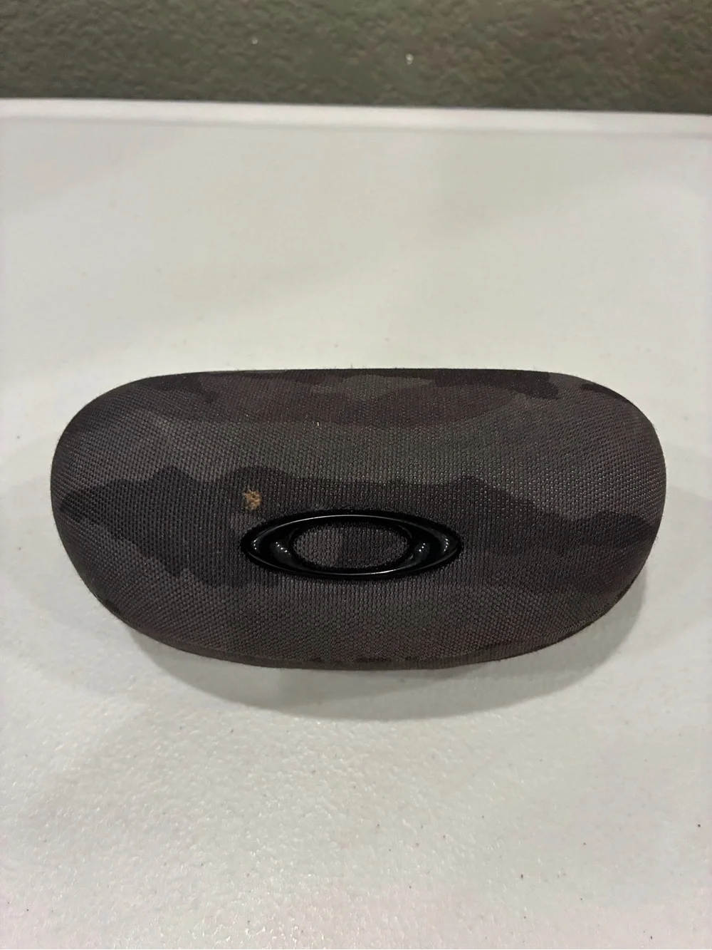 Oakley Eclipse “O” Hard Sunglass Case Black/Gray Camouflage